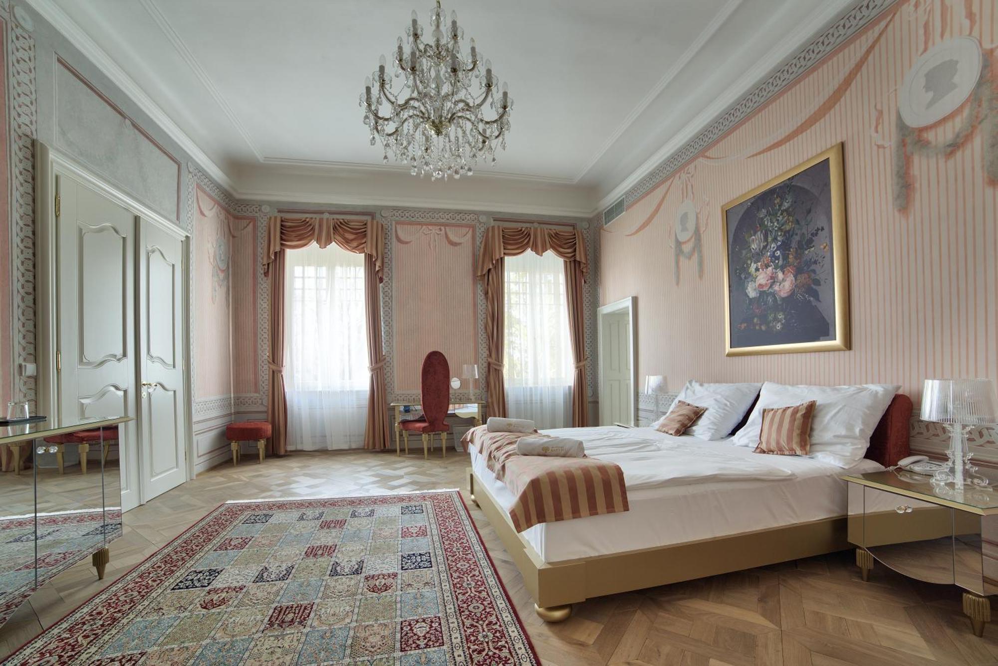 Art Hotel Kastiel Tomášov Ruang foto